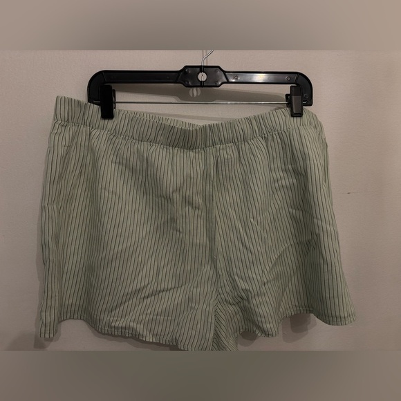 Zara Striped Gray Women's Shorts - Picture 4 of 8